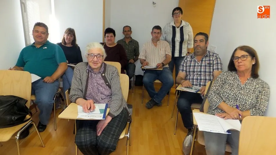 Foto 3 - Aut&oacute;nomos de Lumbrales se inician en la creaci&oacute;n de una web corporativa