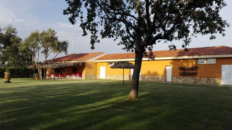 Foto 9 - El bar de las piscinas de Alba de Yeltes volver&aacute; a tener el mismo adjudicatario  