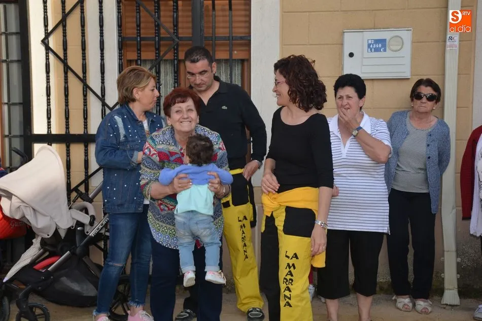 Foto 7 - Los ni&ntilde;os, grandes protagonistas del primer d&iacute;a de fiestas de Topas