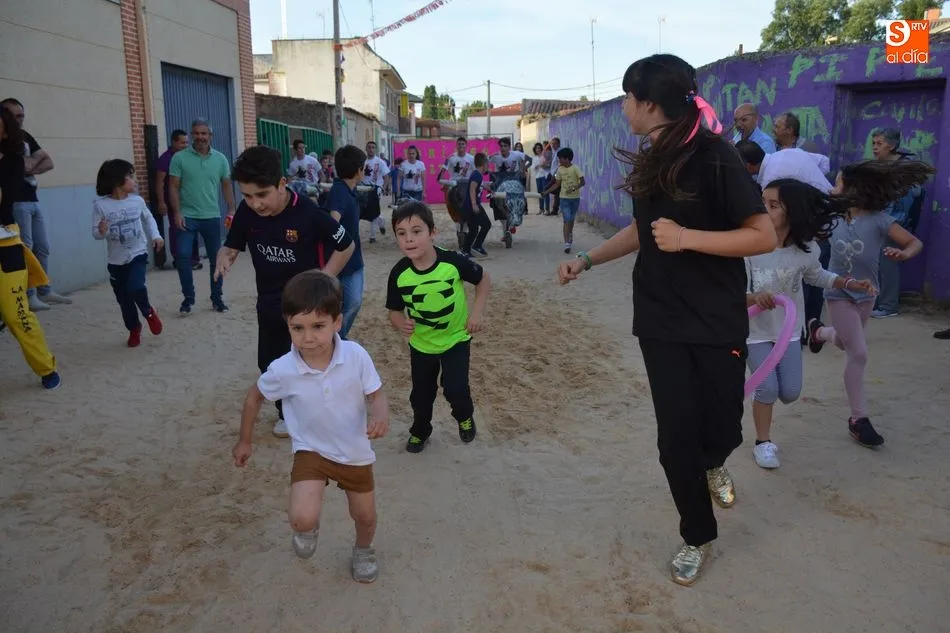 Los más pequeños disfrutan del encierro infantil