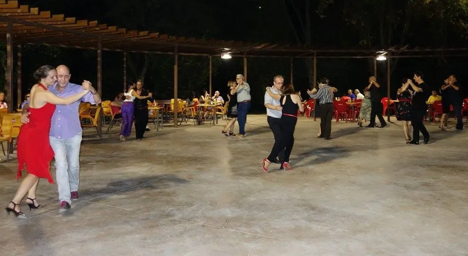 Este será el cuarto verano que se celebran las Noches del Tango en los Jesuitas