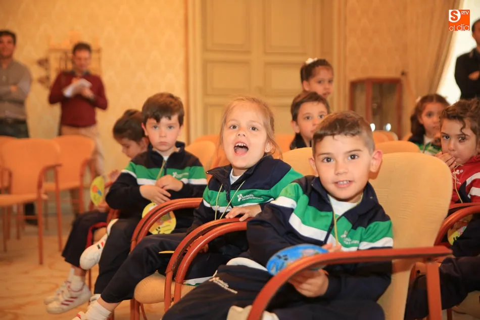 Foto 10 - Divertida visita al Ayuntamiento de alumnos del Colegio Santa Teresa de Jes&uacute;s