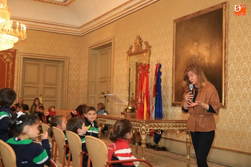 Foto 8 - Divertida visita al Ayuntamiento de alumnos del Colegio Santa Teresa de Jes&uacute;s