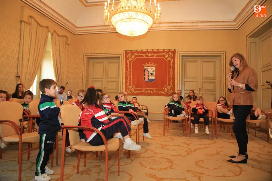 Foto 6 - Divertida visita al Ayuntamiento de alumnos del Colegio Santa Teresa de Jes&uacute;s