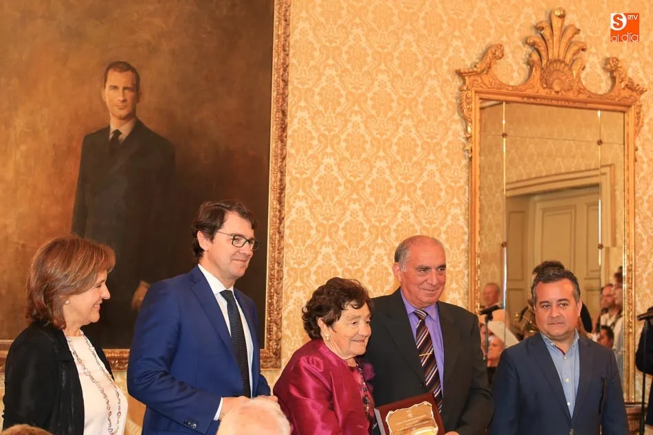 Foto 10 - Emotivo homenaje a los matrimonios de la ciudad que cumplen cincuenta a&ntilde;os de casados