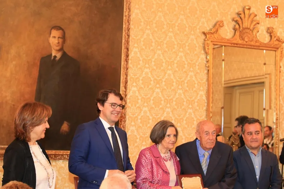 Foto 9 - Emotivo homenaje a los matrimonios de la ciudad que cumplen cincuenta a&ntilde;os de casados
