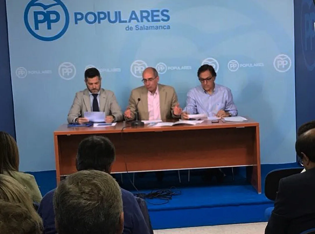 Foto 2 - El PP de Salamanca elige a los 41 compromisarios para el congreso nacional que elegir&aacute; al sucesor...