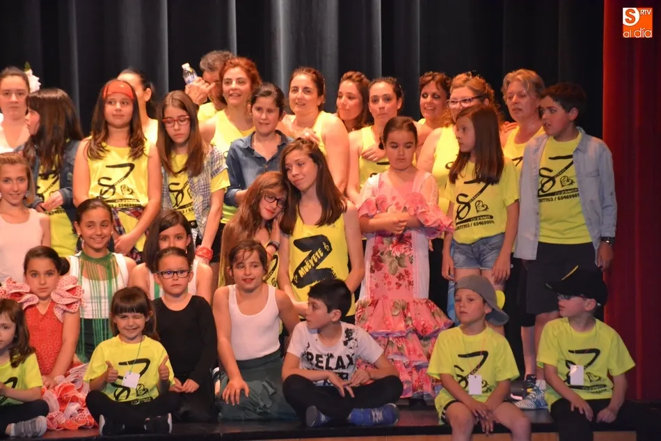 Foto 10 - Mu&eacute;vete vive una gala de fin de curso repleta de ritmo y con toques emotivos  