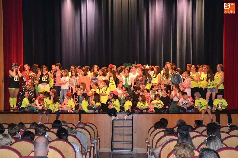 Foto 7 - Mu&eacute;vete vive una gala de fin de curso repleta de ritmo y con toques emotivos  