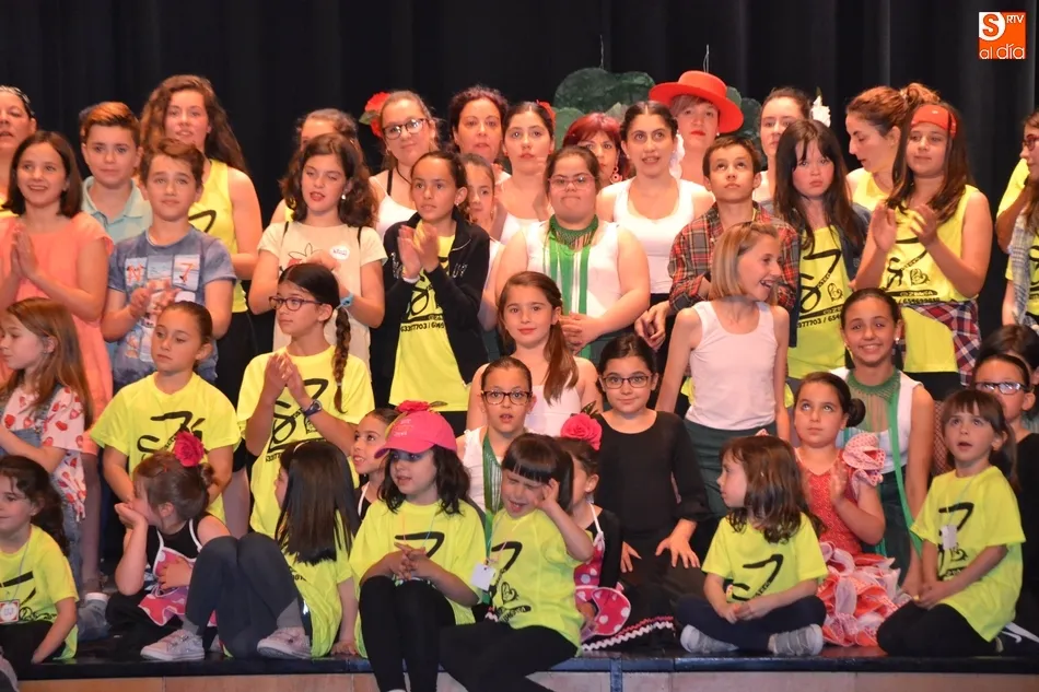 Foto 4 - Mu&eacute;vete vive una gala de fin de curso repleta de ritmo y con toques emotivos  
