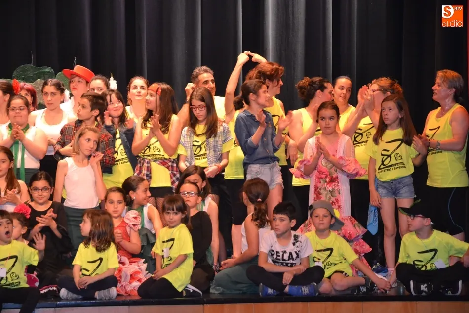 Foto 3 - Mu&eacute;vete vive una gala de fin de curso repleta de ritmo y con toques emotivos  