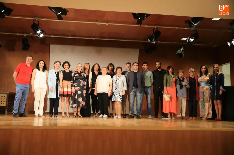 Foto 8 - Emotiva graduaci&oacute;n de los alumnos del colegio Antonio Machado en el Auditorio de Caja Duero