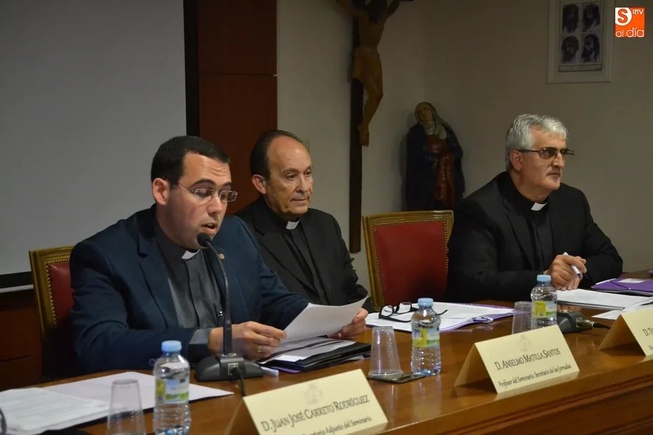Foto 2 - El Seminario inicia las Jornadas por sus 250 a&ntilde;os con un repaso a sus m&aacute;s de 7.000 alumnos  
