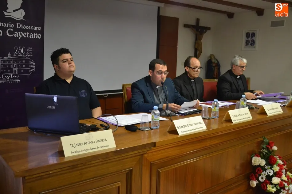 Foto 4 - El Seminario inicia las Jornadas por sus 250 a&ntilde;os con un repaso a sus m&aacute;s de 7.000 alumnos  