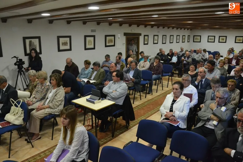 Foto 3 - El Seminario inicia las Jornadas por sus 250 a&ntilde;os con un repaso a sus m&aacute;s de 7.000 alumnos  