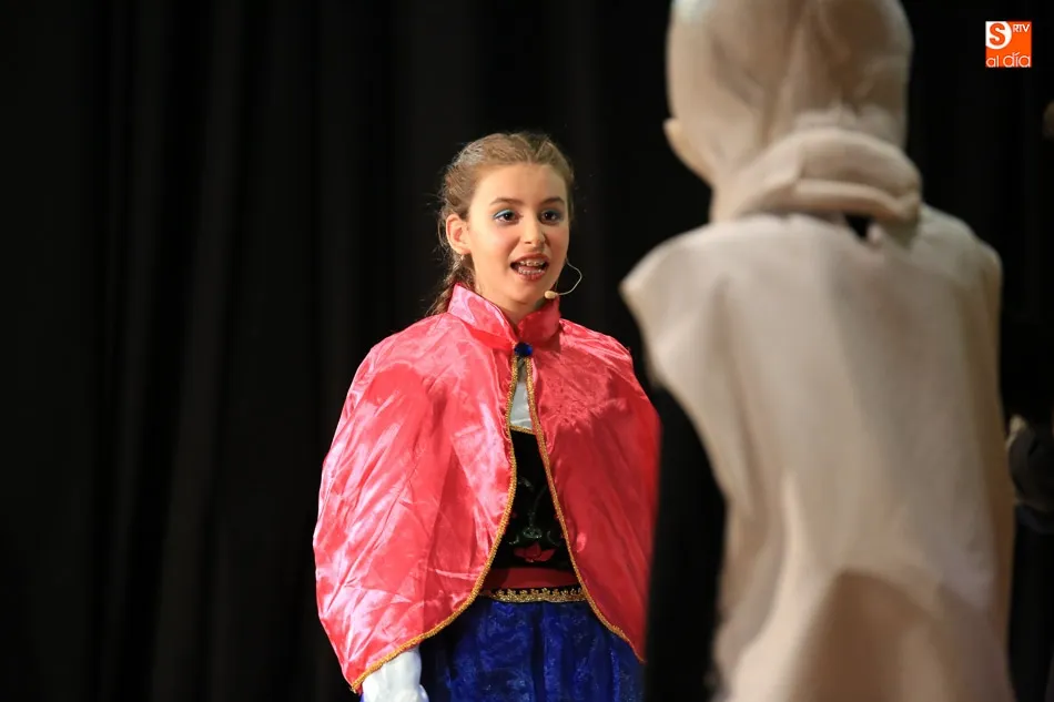 Foto 9 - Los alumnos del Campo Charro representan el musical &lsquo;Frozen, el reino de hielo&rsquo; en el Fray Luis