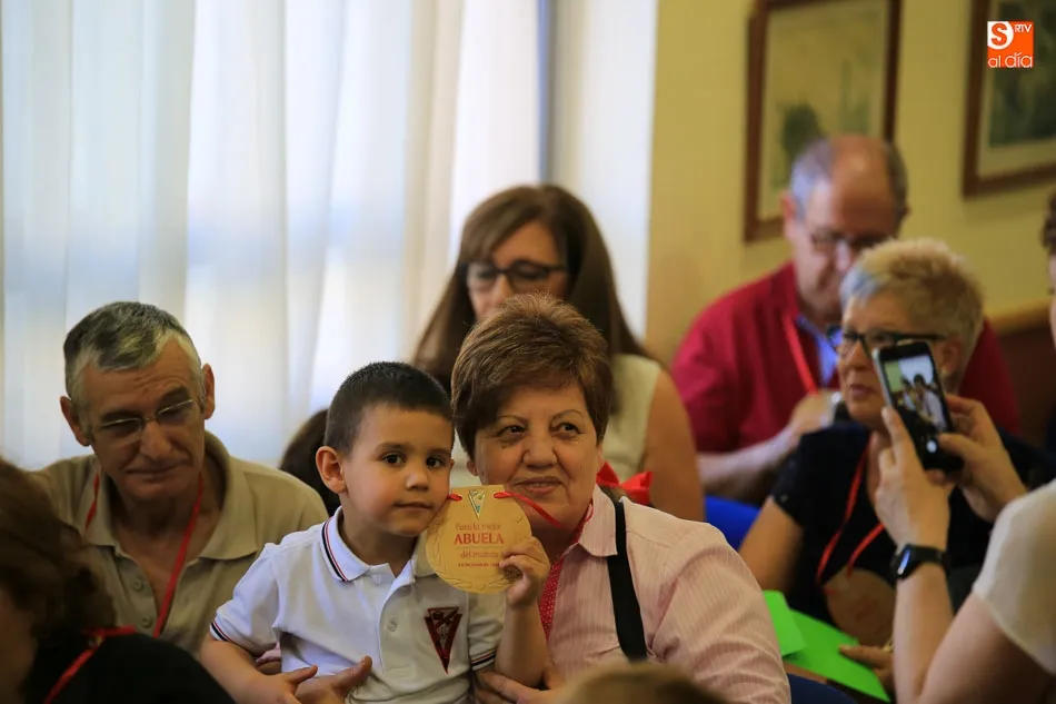 Foto 10 - Entra&ntilde;able encuentro de abuelos y nietos en el colegio San Estanislao de Kostka