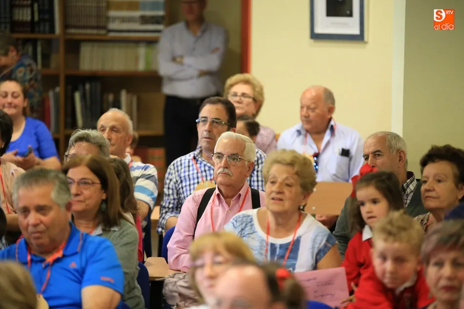 Foto 2 - Entra&ntilde;able encuentro de abuelos y nietos en el colegio San Estanislao de Kostka