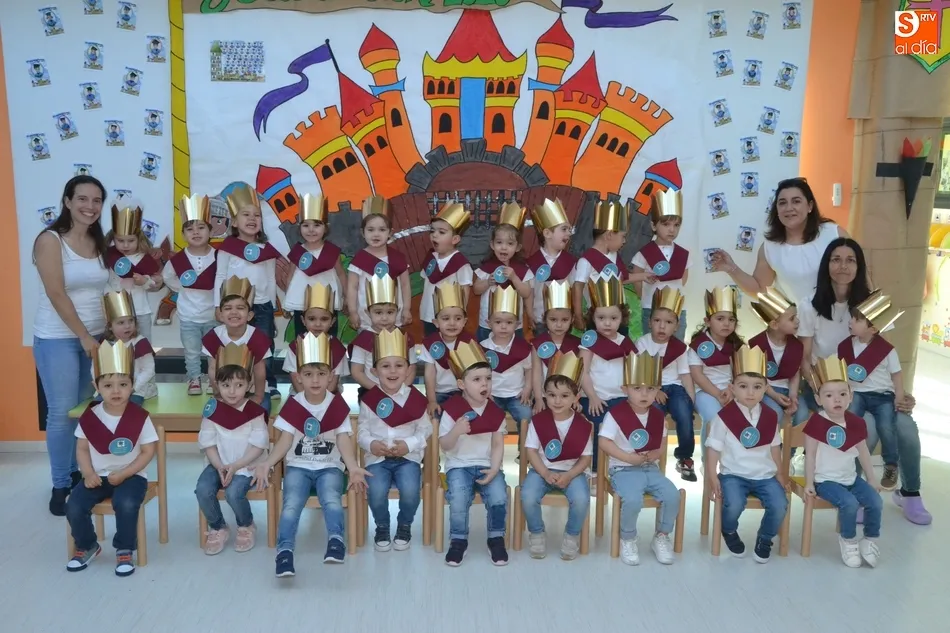 Foto 2 - La Escuela Infantil inviste a sus caballeros y princesas de la promoci&oacute;n 2015/2018  