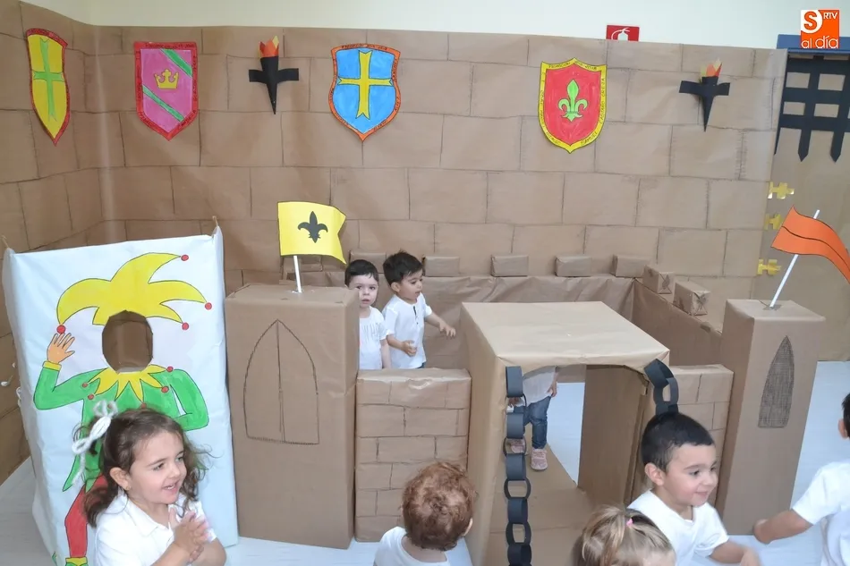 Foto 3 - La Escuela Infantil inviste a sus caballeros y princesas de la promoci&oacute;n 2015/2018  