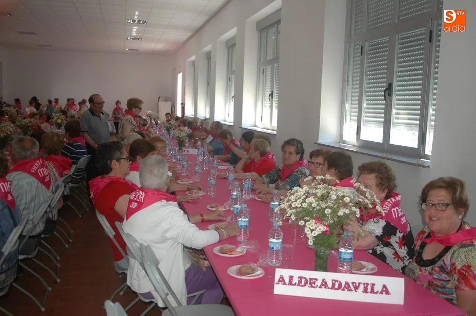 Foto 8 - Cerca de 170 mayores de nueve localidades celebran en Mieza el fin de curso de gimnasia  
