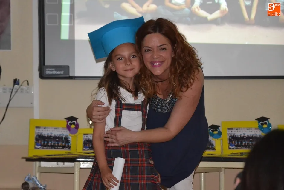 Foto 10 - Misioneras-Santa Teresa grad&uacute;a a sus alumnos de Infantil en un acto repleto de emotividad  