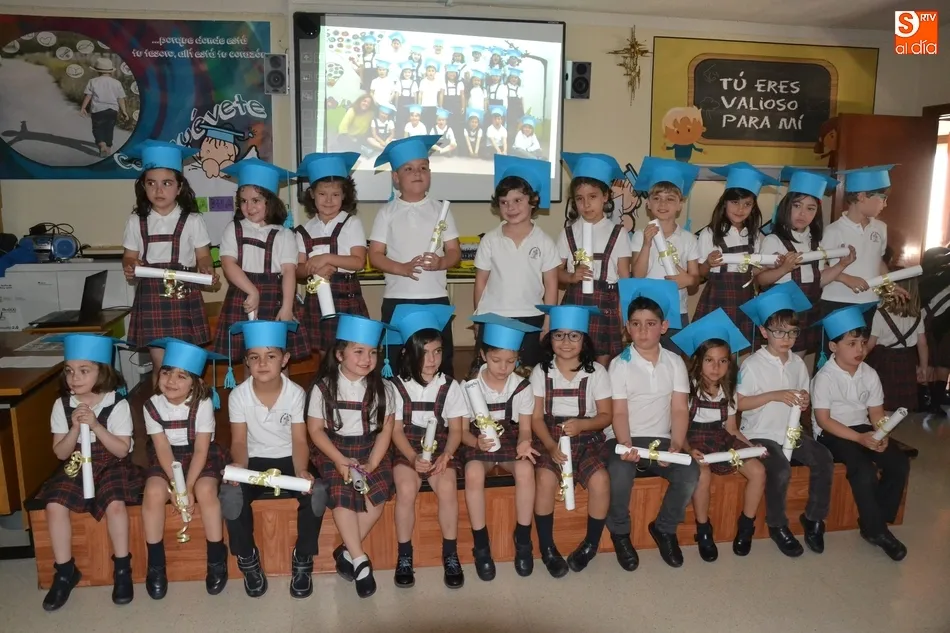 Foto 9 - Misioneras-Santa Teresa grad&uacute;a a sus alumnos de Infantil en un acto repleto de emotividad  