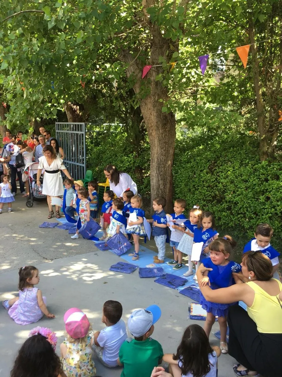 Foto 6 - D&iacute;a de la familia y graduaci&oacute;n en la guarder&iacute;a del Colegio San Agust&iacute;n