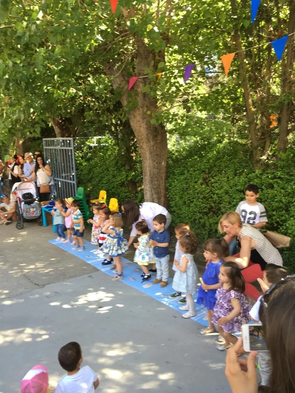 Foto 4 - D&iacute;a de la familia y graduaci&oacute;n en la guarder&iacute;a del Colegio San Agust&iacute;n