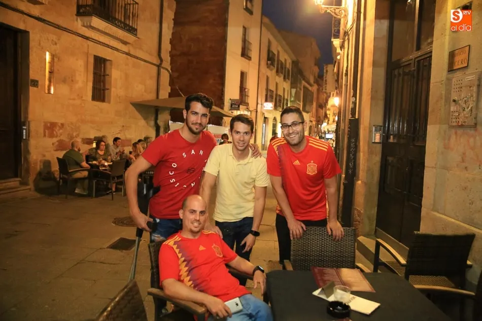 Foto 3 - El primer partido de la Selecci&oacute;n y el buen tiempo relanzan la temporada de terrazas en Salamanca