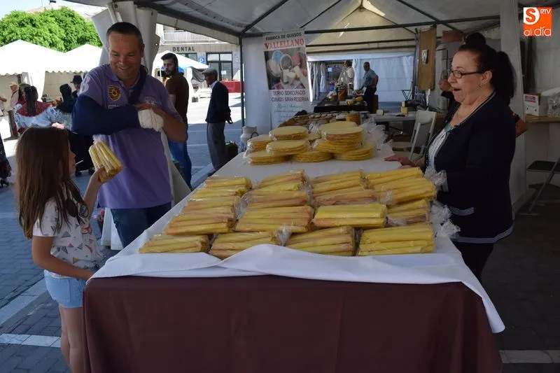 Foto 11 - La artesan&iacute;a y la alimentaci&oacute;n re&uacute;nen a cuarenta expositores en Alba de Tormes