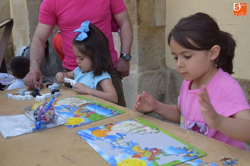 Foto 2 - Grandes y peque&ntilde;os disfrutan de numerosas actividades
