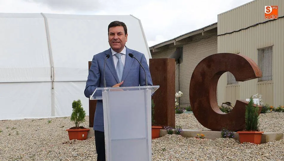 Carlos Fernández Carriedo, consejero de Empleo, en su última visita a Guijuelo