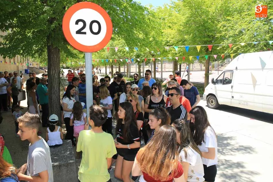 Foto 9 - Respuesta multitudinaria de la comunidad educativa del colegio San Agust&iacute;n en la Fiesta de la...