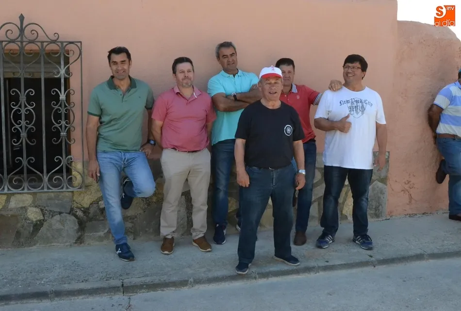 Foto 10 - Fugaz y limpio encierro a caballo en Mart&iacute;n de Yeltes con una buena asistencia de p&uacute;blico  
