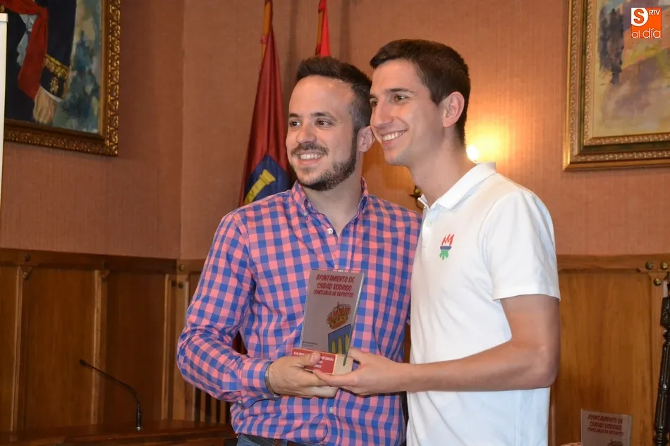 Foto 11 - Recibidos en la Casa Consistorial los equipos de la Fase Previa del Campeonato de Espa&ntilde;a  
