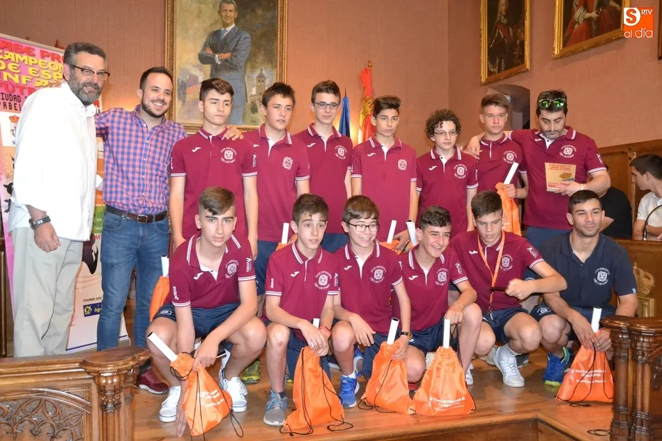 Foto 5 - Recibidos en la Casa Consistorial los equipos de la Fase Previa del Campeonato de Espa&ntilde;a  