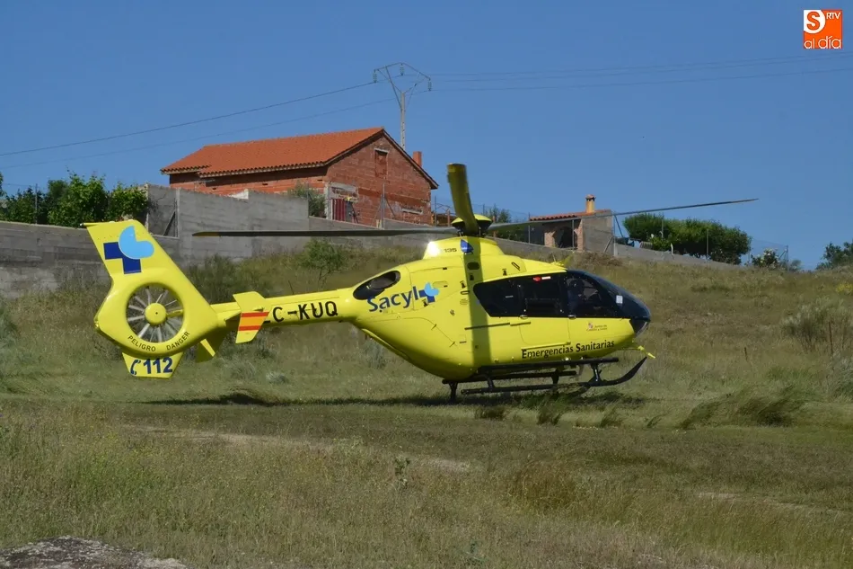 Foto 4 - Evacuado en helic&oacute;ptero un hombre tras resultar herido con una mula mec&aacute;nica  