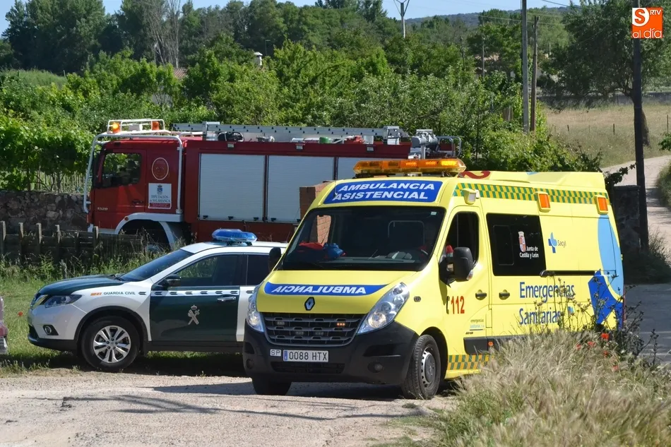 Foto 8 - Evacuado en helic&oacute;ptero un hombre tras resultar herido con una mula mec&aacute;nica  