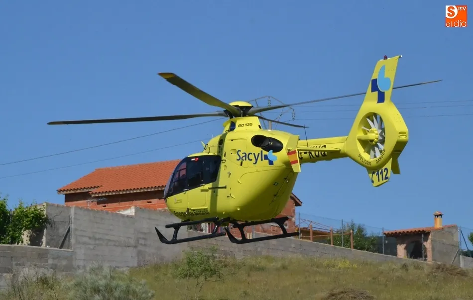 Foto 3 - Evacuado en helic&oacute;ptero un hombre tras resultar herido con una mula mec&aacute;nica  