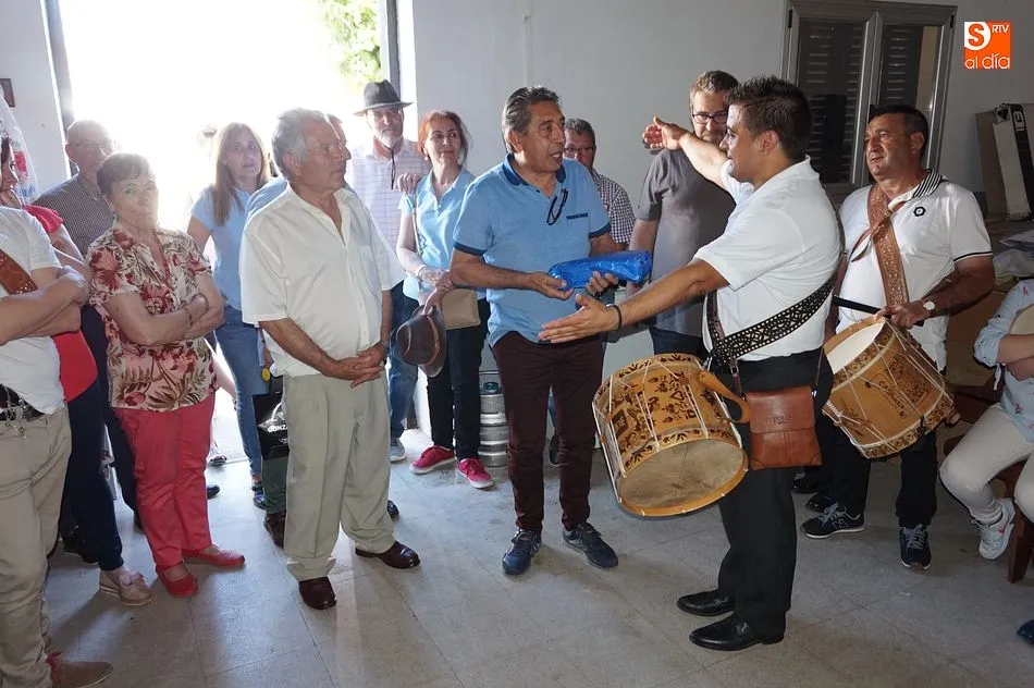 Foto 7 - Homenaje a la tradici&oacute;n en el encuentro de tamborileros de Montejo