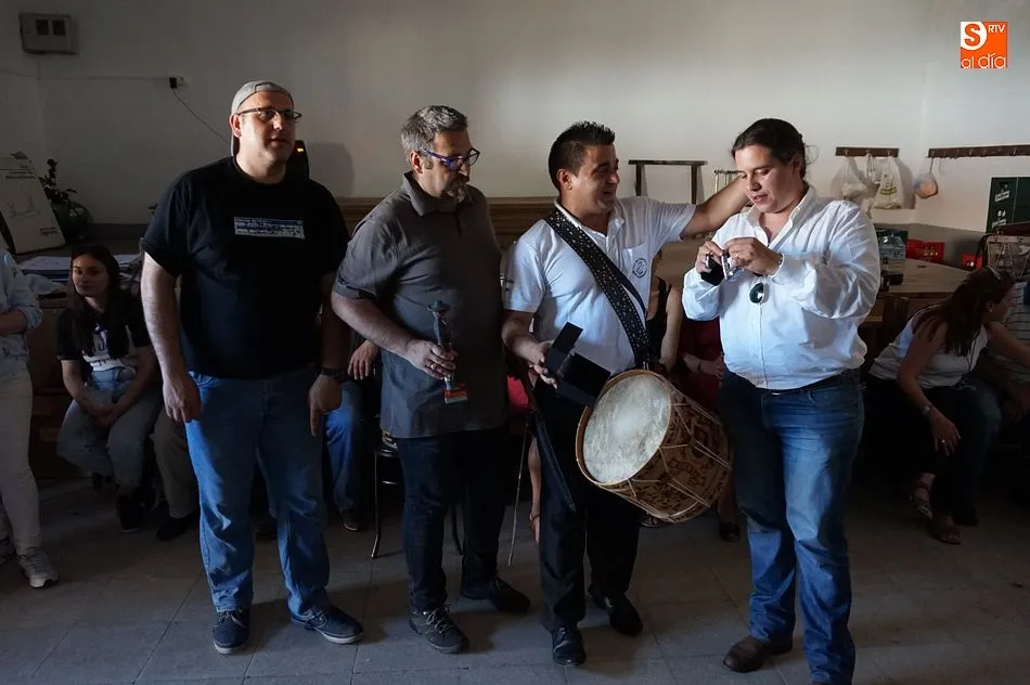 Foto 5 - Homenaje a la tradici&oacute;n en el encuentro de tamborileros de Montejo