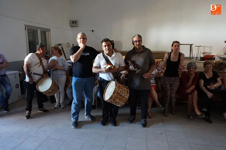 Foto 4 - Homenaje a la tradici&oacute;n en el encuentro de tamborileros de Montejo