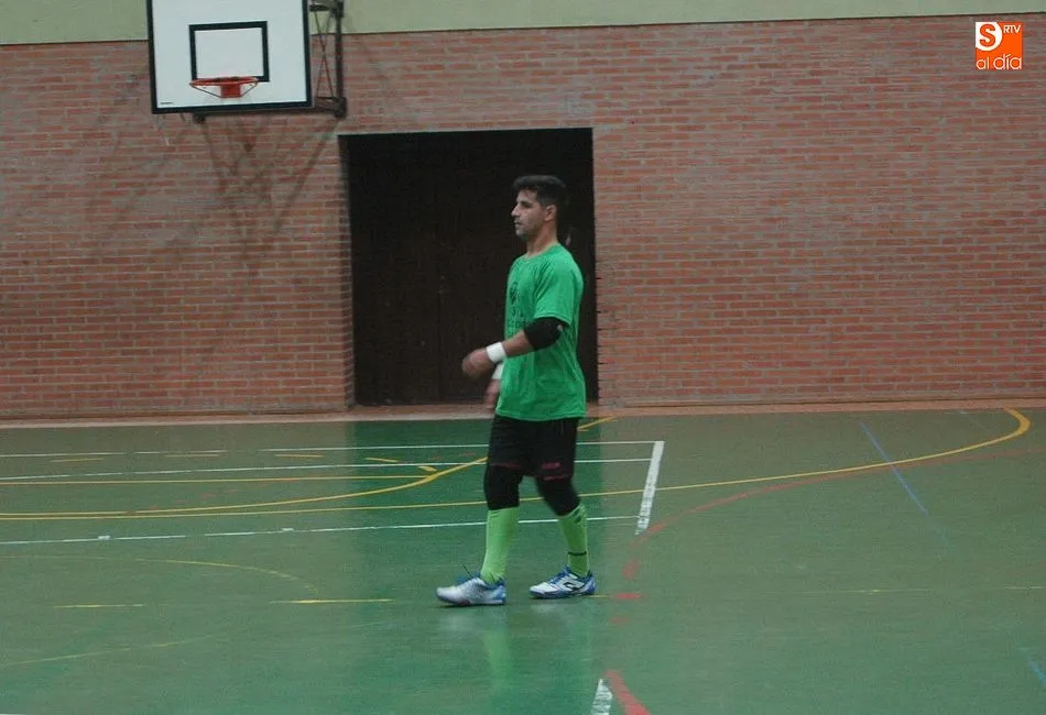 Foto 10 - Buen ambiente en el I Torneo Adezos de f&uacute;tbol sala  