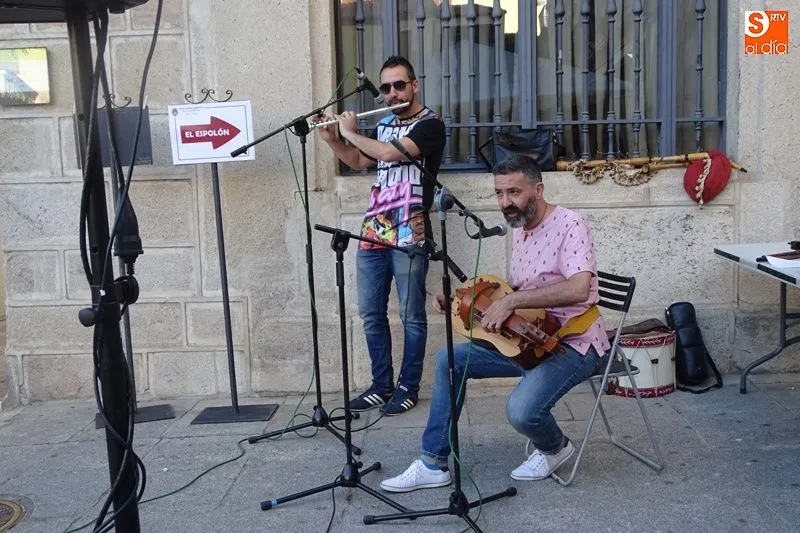 Foto 6 - Actuaci&oacute;n folk, m&uacute;sica de ra&iacute;z