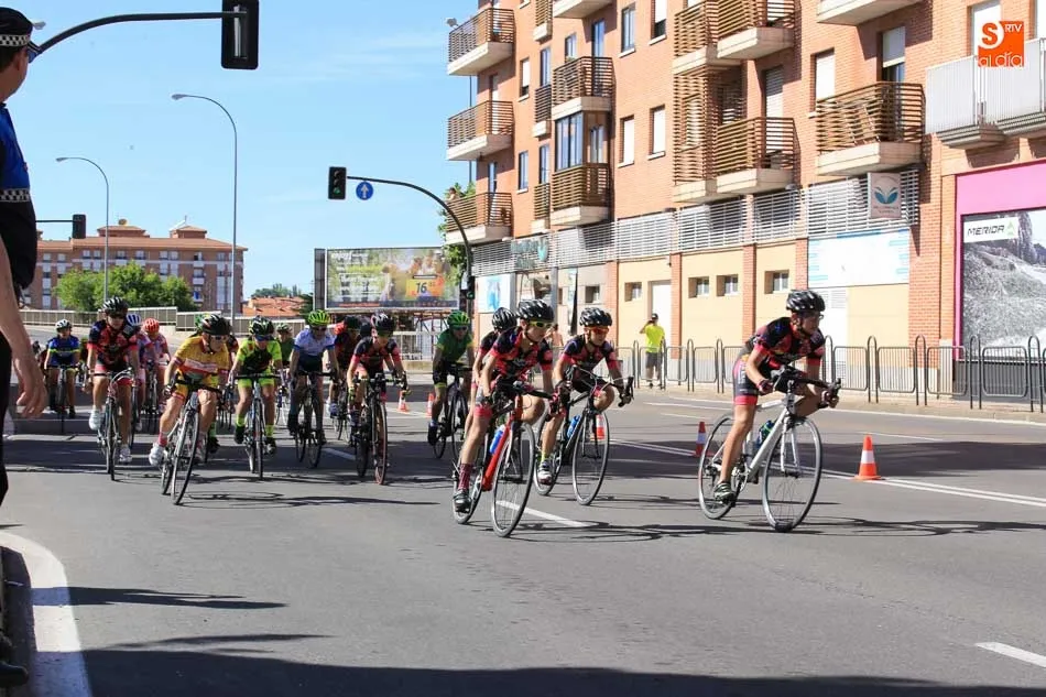 Foto 10 - Salamanca acoge el III Trofeo Bicimarket de escuelas, puntuable para el Regional de ruta