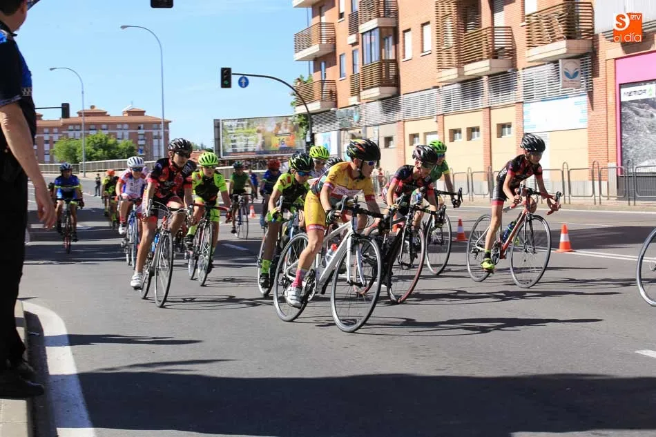 Foto 9 - Salamanca acoge el III Trofeo Bicimarket de escuelas, puntuable para el Regional de ruta