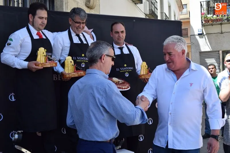Foto 9 - Cristo Mu&ntilde;oz se hace con el Campeonato Nacional de Cortadores de Jam&oacute;n en Alba de Tormes