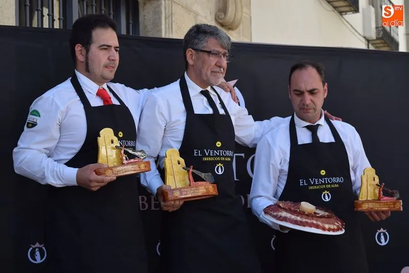 Foto 5 - Cristo Mu&ntilde;oz se hace con el Campeonato Nacional de Cortadores de Jam&oacute;n en Alba de Tormes