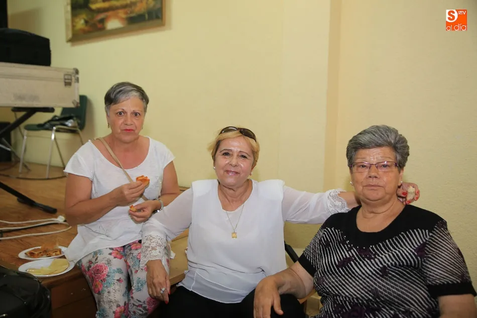 Foto 10 - Buen ambiente y gran participaci&oacute;n en la fiesta de la Asociaci&oacute;n de Mayores de Pizarrales